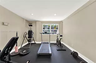 2426 SE 17th Causeway, Fort Lauderdale, FL 33316 - Photo 15