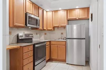 2426 SE 17th Cswy #303A, Fort Lauderdale, FL 33316 - Photo 7