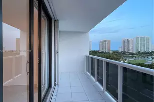 3625 N Country Club Dr, Aventura, FL 33180 - Photo 25