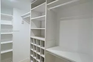 3625 N Country Club Dr, Aventura, FL 33180 - Photo 23