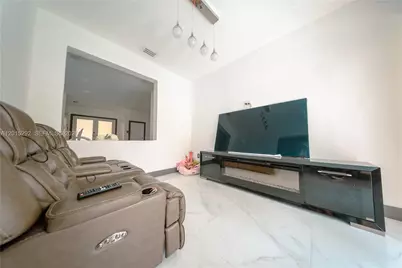 7814 NW 165th St, Miami Lakes, FL 33016 - Photo 27