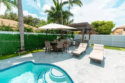 7814 NW 165th St, Miami Lakes, FL 33016 - Photo 5