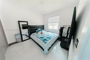 7814 NW 165th St, Miami Lakes, FL 33016 - Photo 45