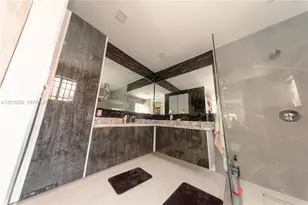7814 NW 165th St, Miami Lakes, FL 33016 - Photo 19