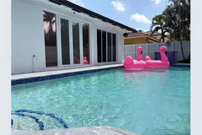 7814 NW 165th St, Miami Lakes, FL 33016 - Photo 13