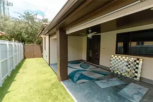 7814 NW 165th St, Miami Lakes, FL 33016 - Photo 27