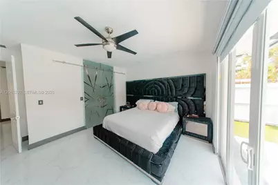 7814 NW 165th St, Miami Lakes, FL 33016 - Photo 17