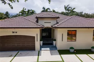 7814 NW 165th St, Miami Lakes, FL 33016 - Photo 1
