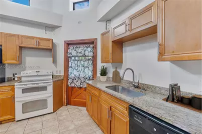 4561 NW 79th Ave, Lauderhill, FL 33351 - Photo 11