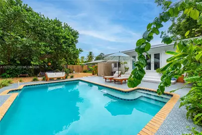 723 NE 112th St, Biscayne Park, FL 33161 - Photo 11
