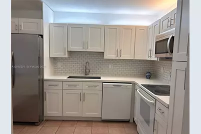 215 Lakeview Dr #101, Weston, FL 33326 - Photo 3