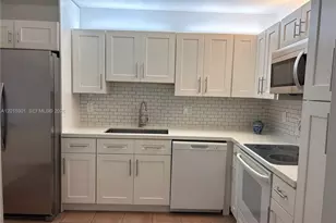215 Lakeview Dr, Weston, FL 33326 - Photo 3