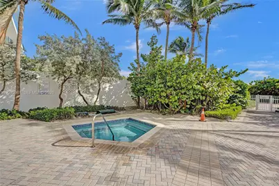 6515 Collins Ave #1107, Miami Beach, FL 33141 - Photo 9