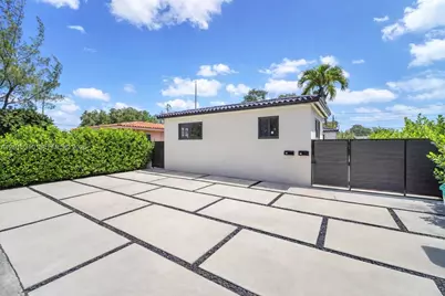 621 SW 33rd Ave #621, Miami, FL 33135 - Photo 5