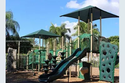 800 Sorrento Dr., Weston, FL 33326 - Photo 3