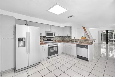 800 Sorrento Dr., Weston, FL 33326 - Photo 9
