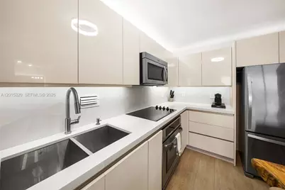 2301 Collins Ave #1129, Miami Beach, FL 33139 - Photo 7