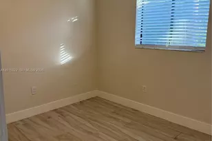 5490 W 21st Ct, Hialeah, FL 33016 - Photo 13