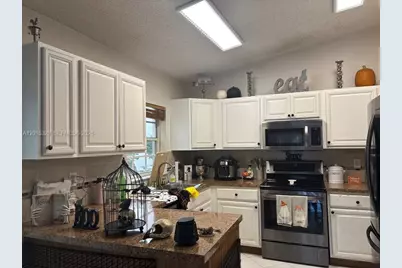 317 NW 109th Ave, Pembroke Pines, FL 33026 - Photo 3