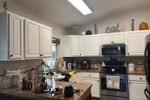 317 NW 109th Ave, Pembroke Pines, FL 33026 - Photo 3