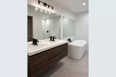 317 NW 109th Ave, Pembroke Pines, FL 33026 - Photo 3