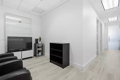 175 SW 7th St #1614, Miami, FL 33130 - Photo 23