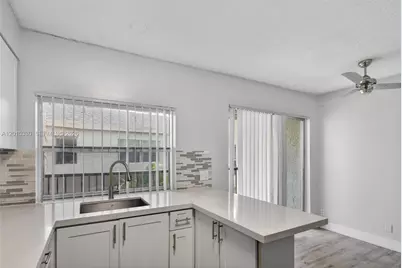 4409 Treehouse Ln #F, Tamarac, FL 33319 - Photo 5