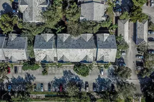 11133 SW 8th St, Pembroke Pines, FL 33025 - Photo 23