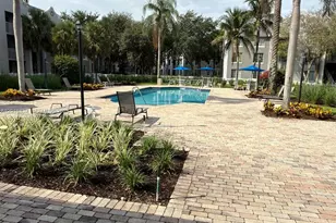 11133 SW 8th St, Pembroke Pines, FL 33025 - Photo 27