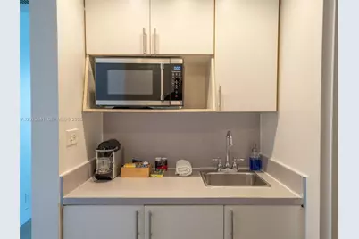 5445 Collins Ave #1718, Miami Beach, FL 33140 - Photo 3