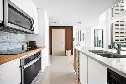 300 S Biscayne Blvd #L-1232, Miami, FL 33131 - Photo 7