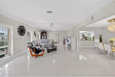 9261 SW 88 St, Miami, FL 33176 - Photo 9