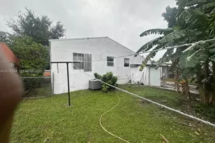 410 NW 98th St, Miami, FL 33150 - Photo 7