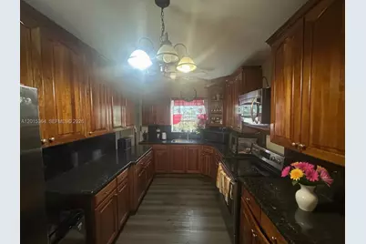 410 NW 98th St, Miami, FL 33150 - Photo 3