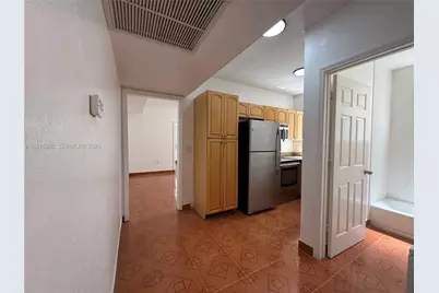 746 SW 2nd St #1, Miami, FL 33130 - Photo 5
