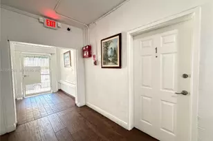 746 SW 2nd St, Miami, FL 33130 - Photo 13