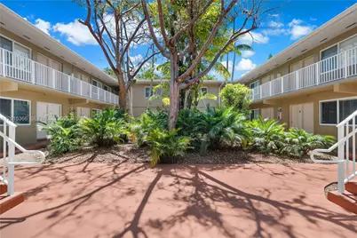 6330 SW 79th St #4, South Miami, FL 33143 - Photo 13