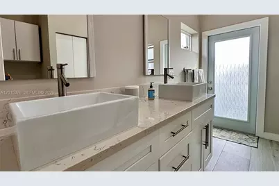 1324 NE 14th Ave, Fort Lauderdale, FL 33304 - Photo 27