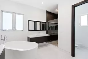 8221 NW 34th Dr, Doral, FL 33122 - Photo 31