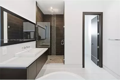 8221 NW 34th Dr, Doral, FL 33122 - Photo 33