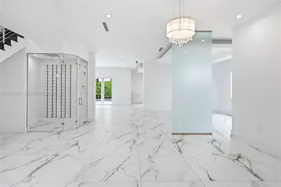 8221 NW 34th Dr, Doral, FL 33122 - Photo 9