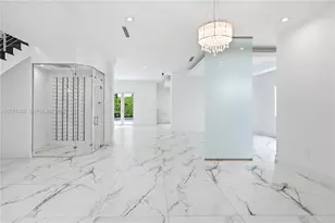 8221 NW 34th Dr, Doral, FL 33122 - Photo 9