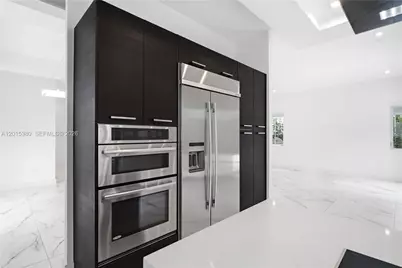 8221 NW 34th Dr, Doral, FL 33122 - Photo 21