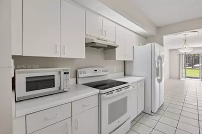 700 SW 137th Ave #110H, Pembroke Pines, FL 33027 - Photo 9