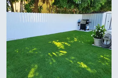 7860 NW 10th St, Pembroke Pines, FL 33024 - Photo 13