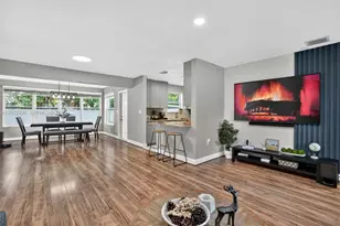 7860 NW 10th St, Pembroke Pines, FL 33024 - Photo 5