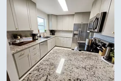 7860 NW 10th St, Pembroke Pines, FL 33024 - Photo 7