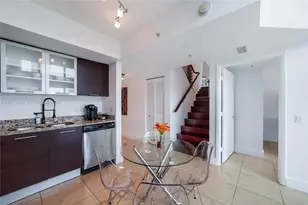 41 SE 5th St, Miami, FL 33131 - Photo 15