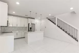 2610 NE 213th St, Miami, FL 33180 - Photo 7