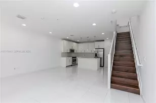 2610 NE 213th St, Miami, FL 33180 - Photo 3